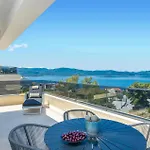 Tatil Evi Nice Home In Komarna With Heated Swimming Pool