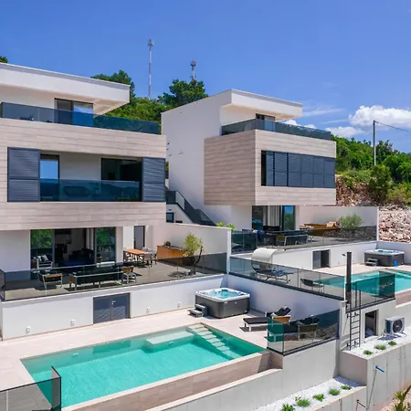 Nice Home In Komarna With Heated Swimming Pool