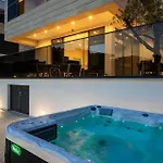 Holiday home In With Heated Swimming Pool *