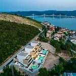 In With Heated Swimming Pool Holiday home Komarna