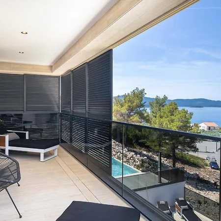 Amazing Home In Komarna With Heated Swimming Pool Semesterbostad Komarna