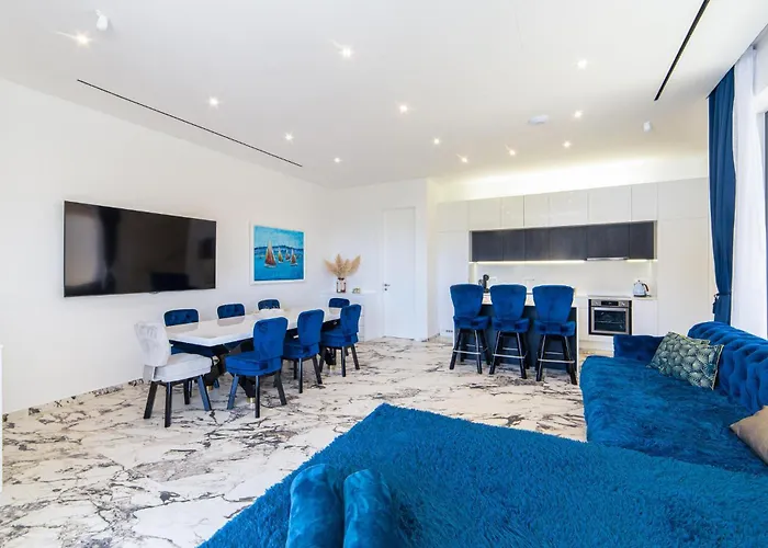 Amazing In * Komarna