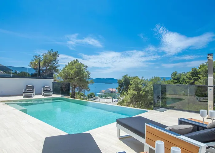 Vakantiehuis Amazing In Komarna