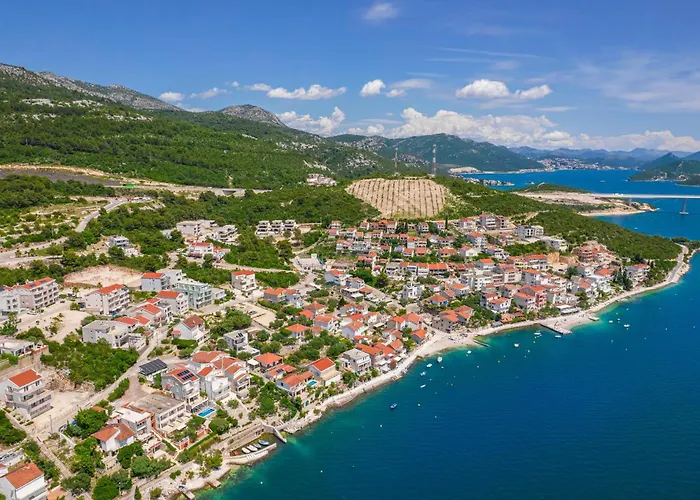 Vakantiehuis Amazing In Komarna